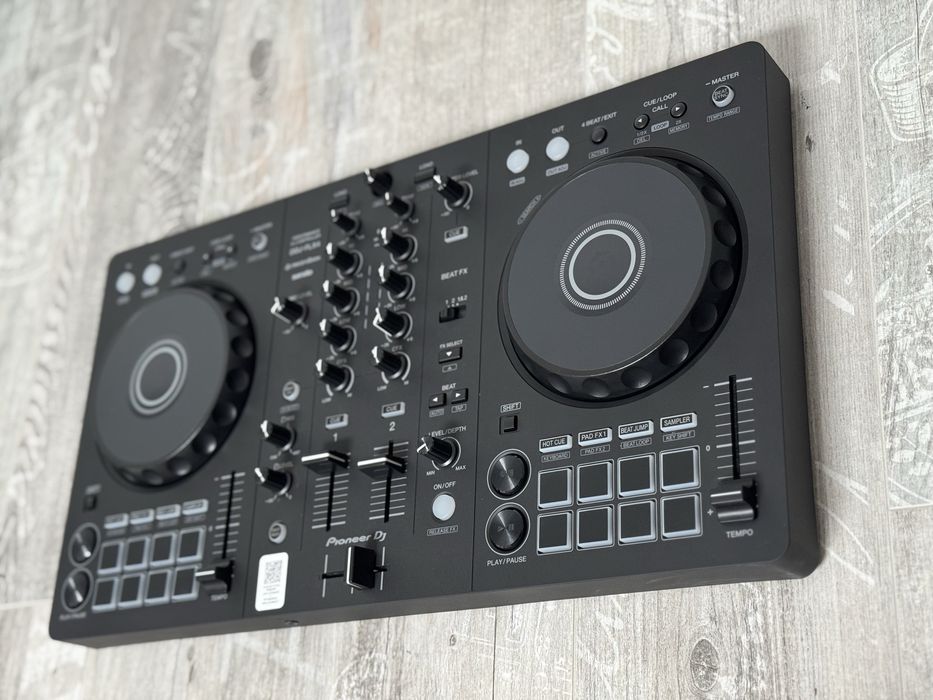Consola/controller Pioneer DDJ-FLX4, ca noua, cu garantie