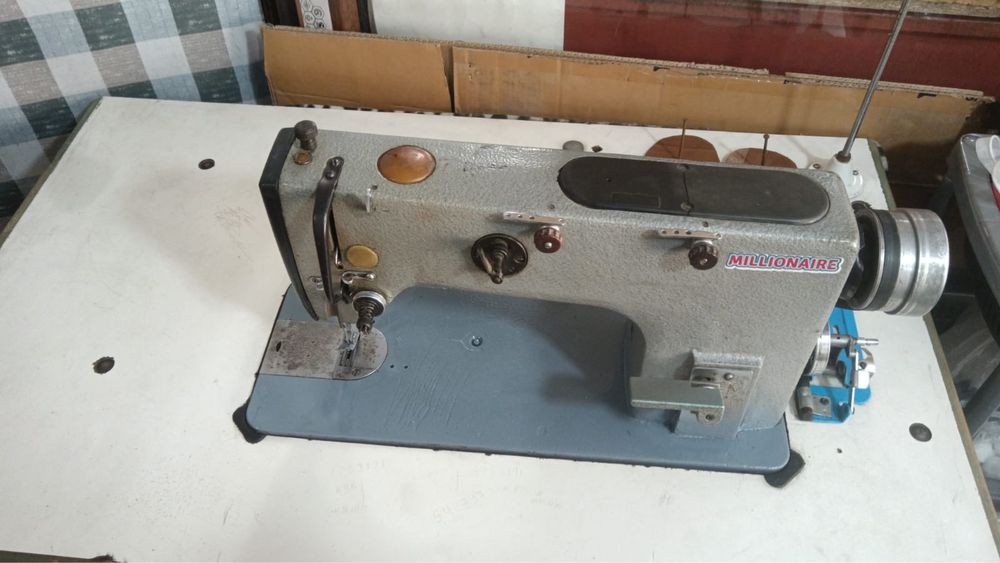 Продается швейная машинка