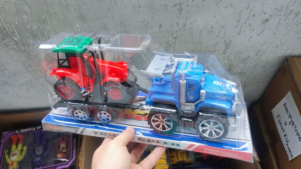 Игрушки новые разные