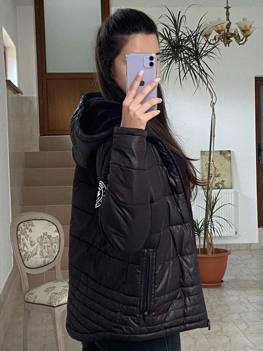 Geaca Supply & Demand neagra de fas pentru femei cu gluga ajustabila