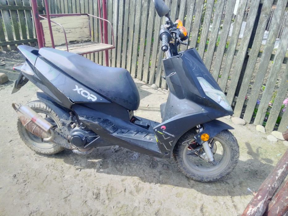 De vînzare  un scuter  de 49  cc m-ai multe detalii la telefon