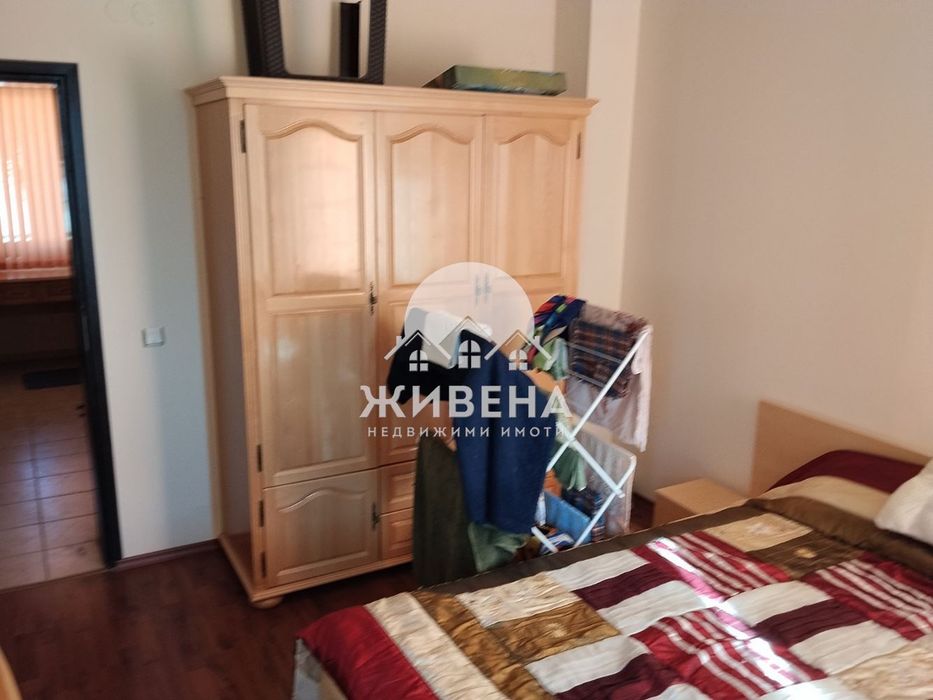 Продава къща-близнак в с. Рогачево