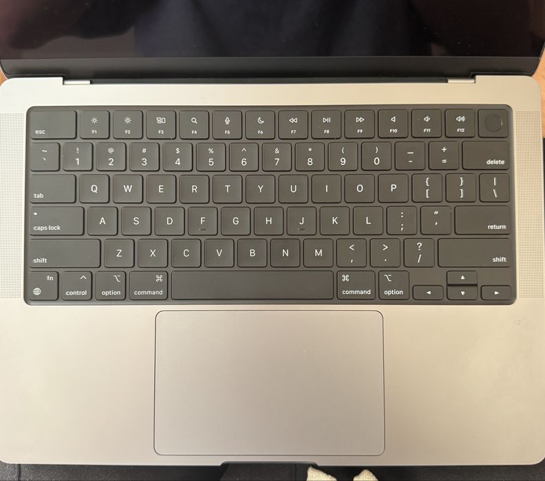 Продам Macbook 14 Pro 16/512 Gb M2 Pro