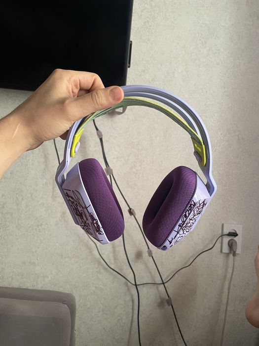 Наушники Logitech G733
