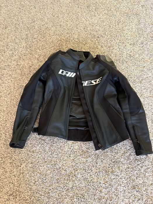 Мото яке Dainese