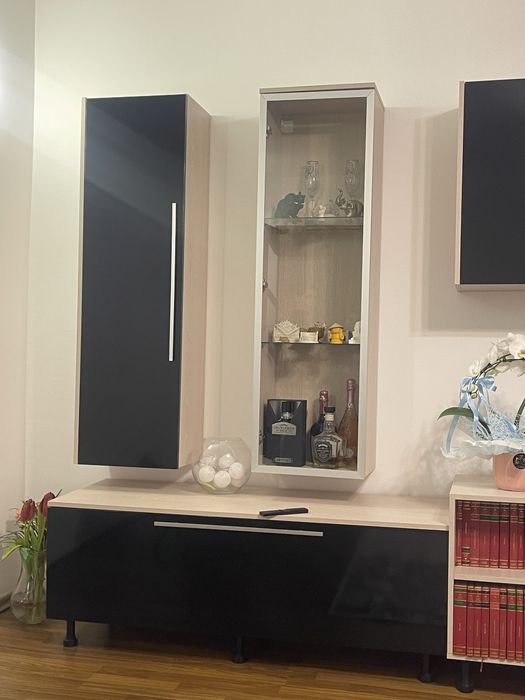 Vand mobila living