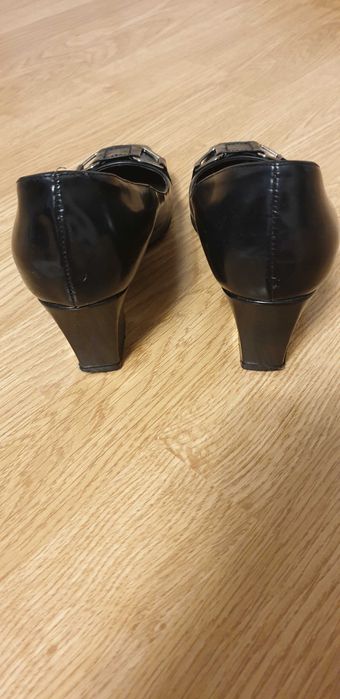 Pantofi piele naturala, marimea 38, negri