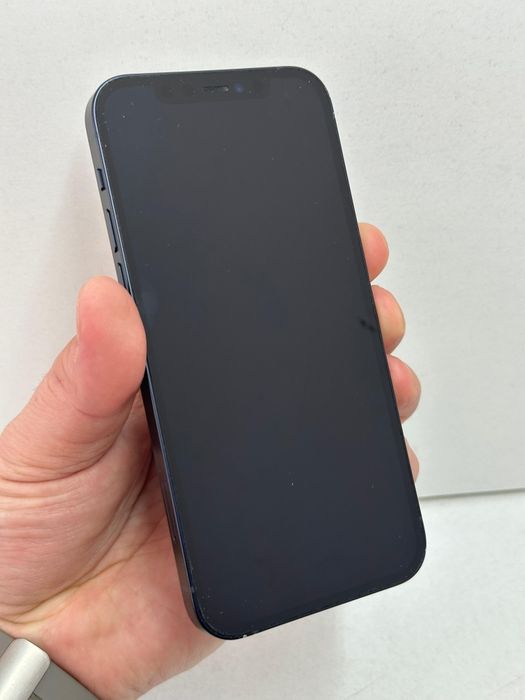 Продам Айфон 12 128г