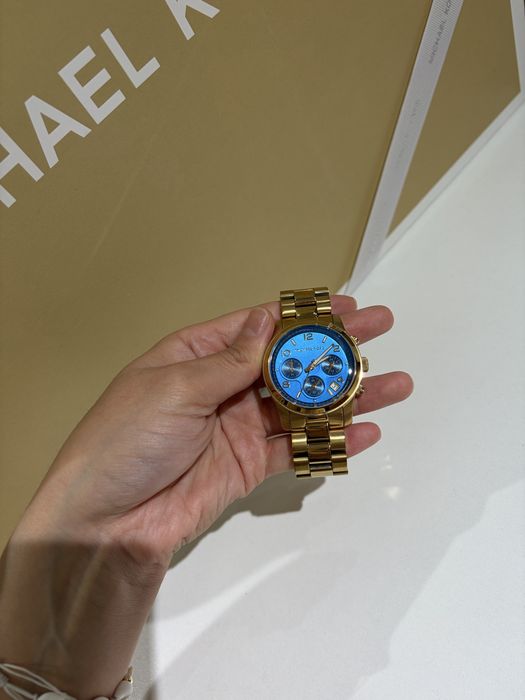 Продам часы Michael Kors