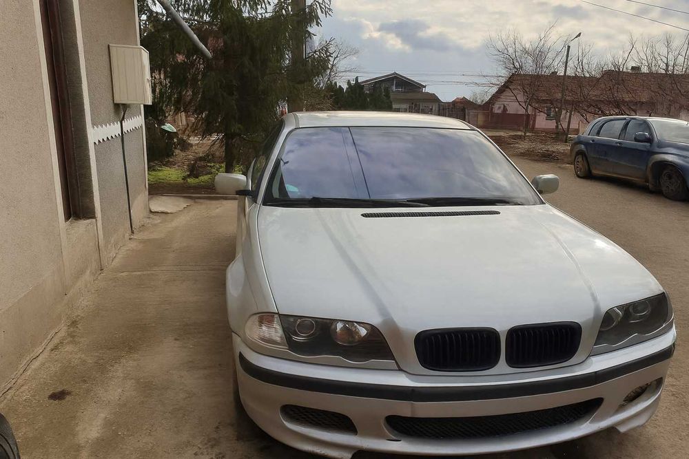 Vand sau dezmembrez BMW 318I