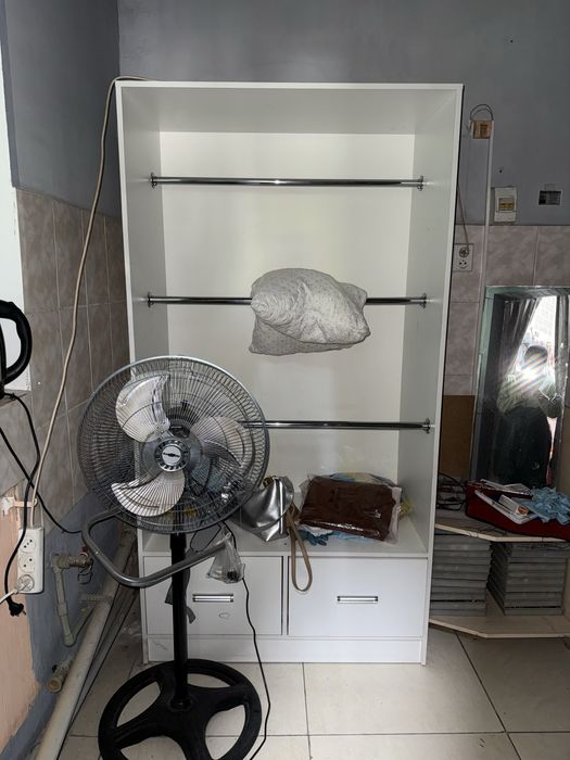 Шкаф почти новый