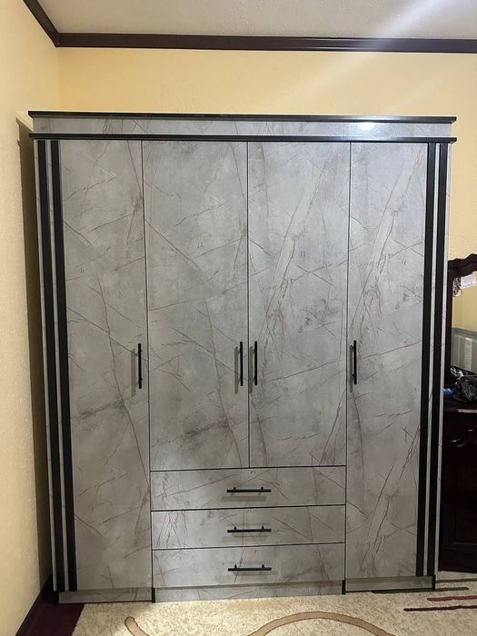 4 eshekle xar hil  shkoflarimiz mavjud uyingizga moslab yasab beramiz