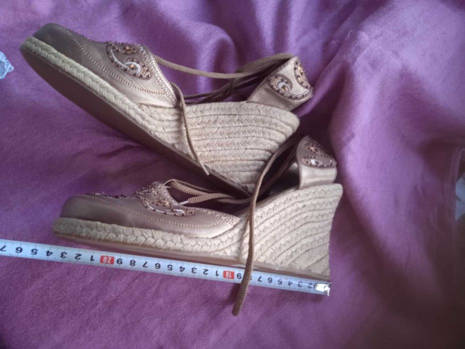 елегантни обувки