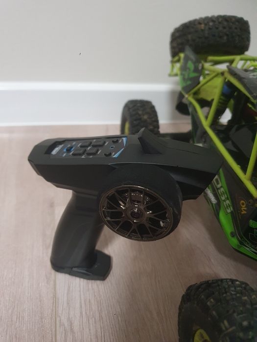 Wltoys 10428 1:10 brushless RC джип с дистанционно