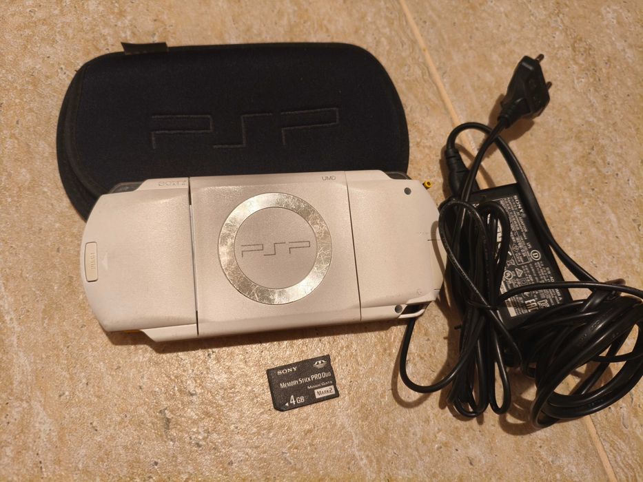joc pt. copii PSP complet cu alimentator,card si un joc - stare f buna.