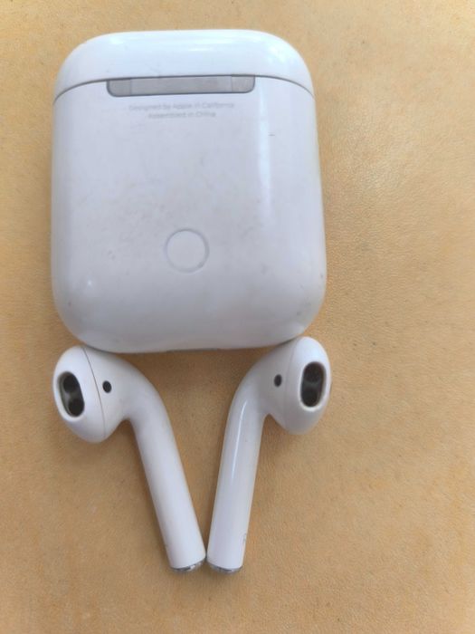 Apple AirPods слушалки