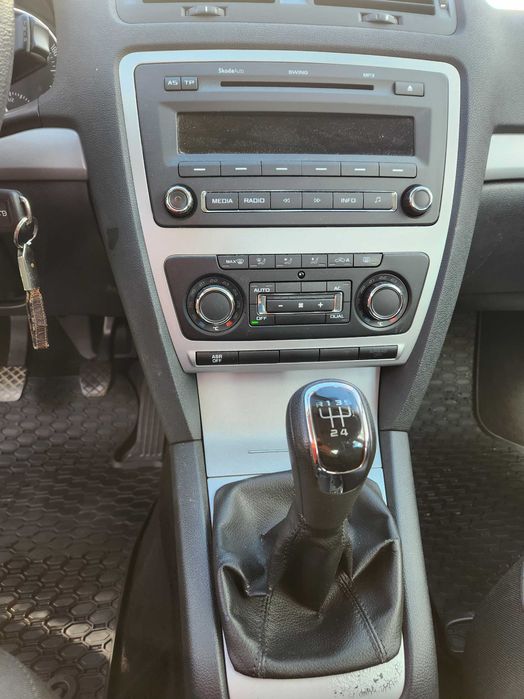 SKODA Octavia 2012 — imagine 4