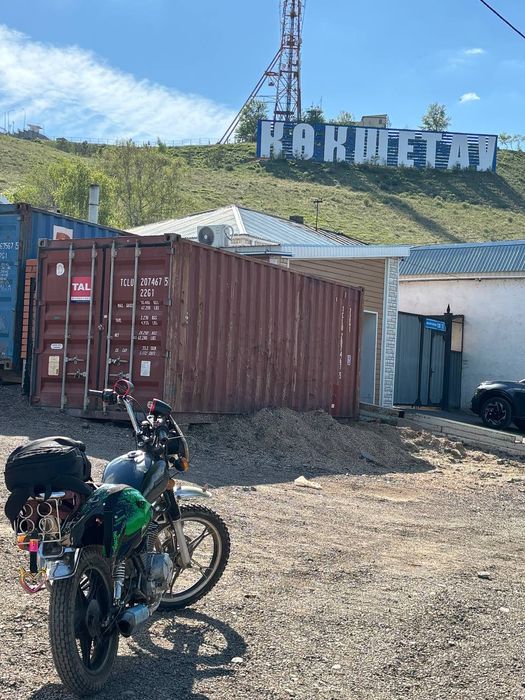 Продам мотоцикл 200куб + все запчасти