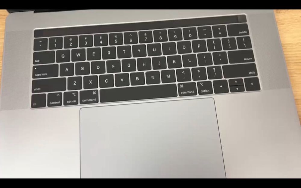 Macbook Pro I7, 32 Gb, 512 stocare, 193 cicluri