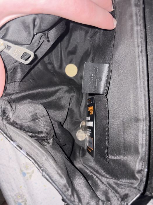 Borsetă Louis Vitton