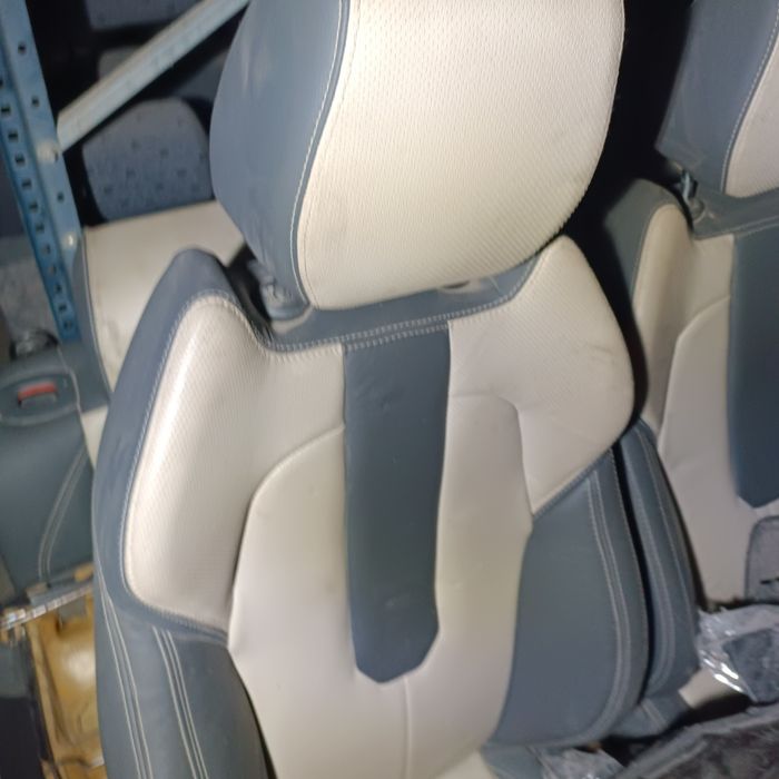 Салони за Автомобили разпродавам