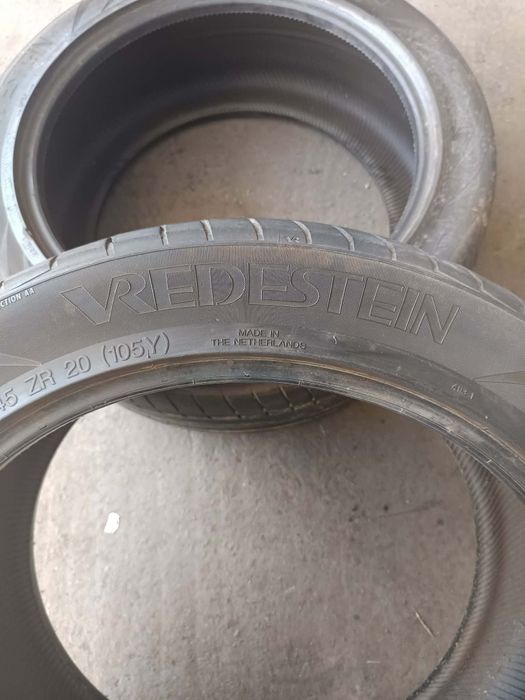 255/45/20 2броя Vredestein Giugiaro.Гумите са в много добро  състояние