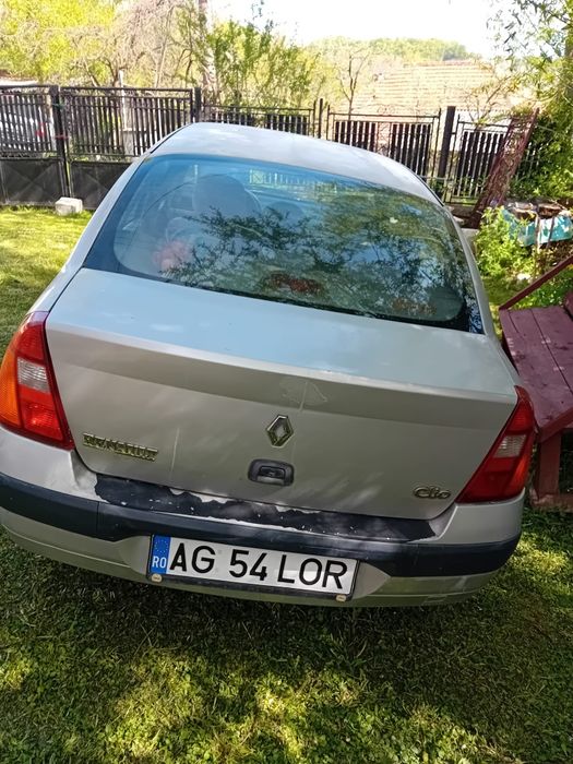 renault clio an 2002