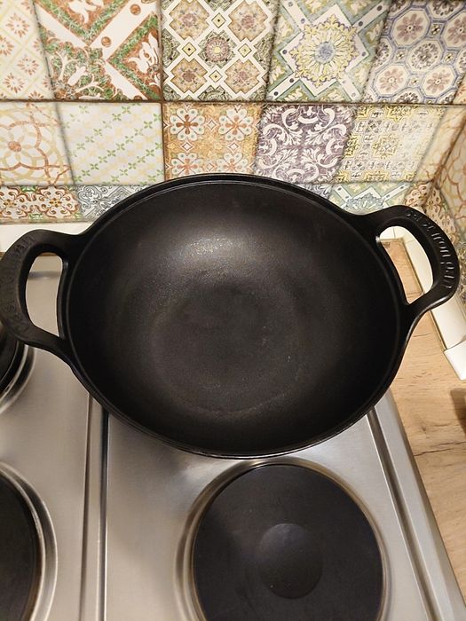 Продам необожжённый чугунный казан