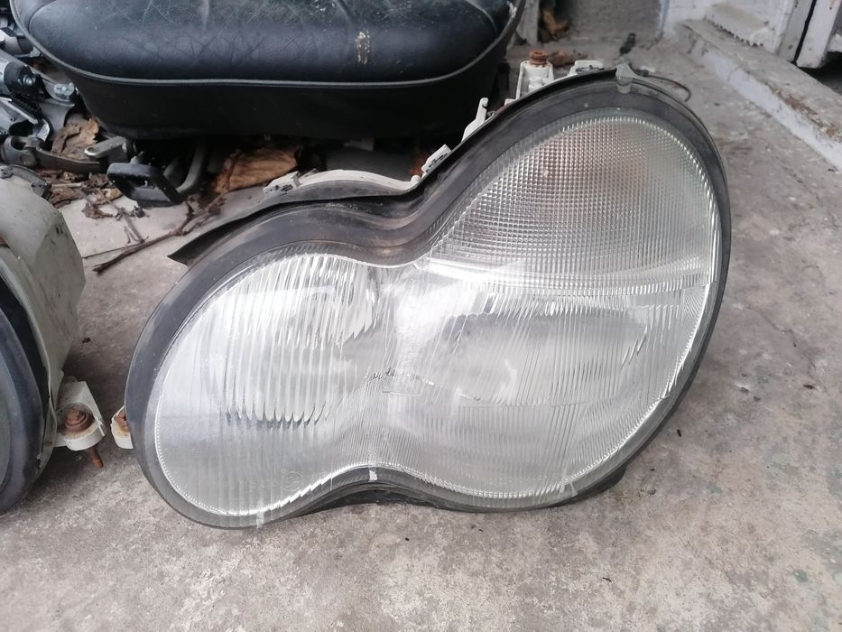 Фарове ляв и десен Mercedes C class W203 S203