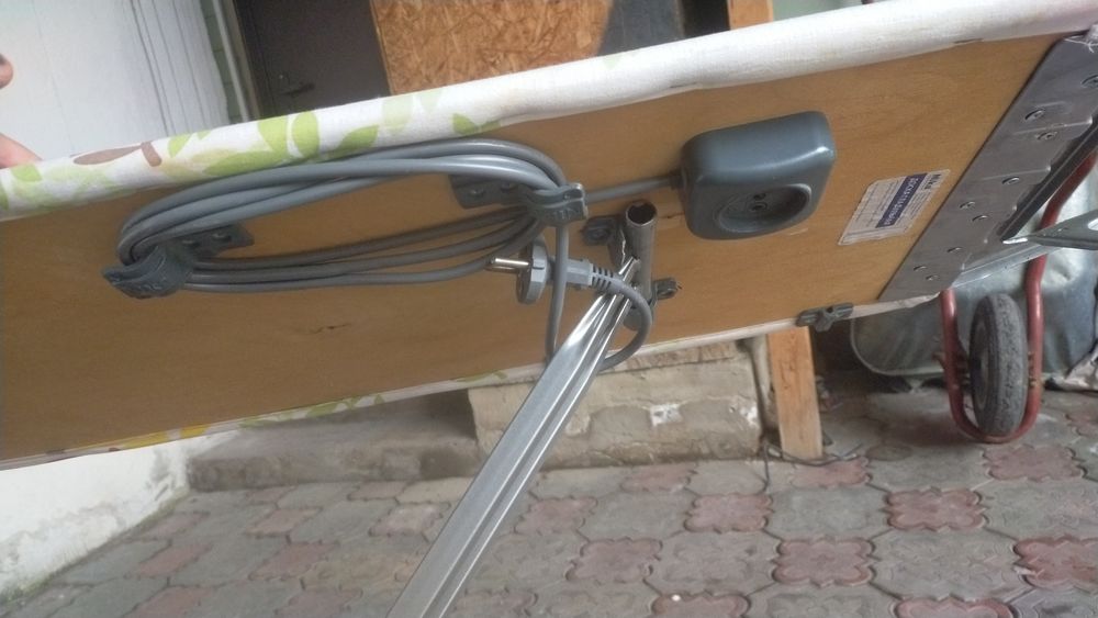 Продам гладильный стол