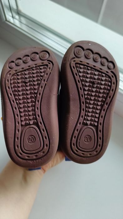 Демисезонные ботинки для малыша