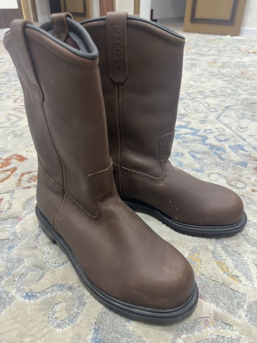 Продоется спец обувь RED WING