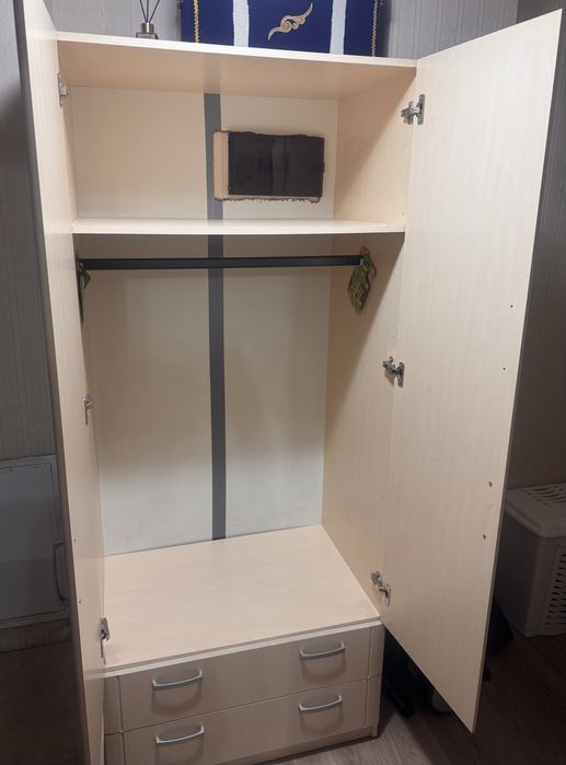 Продам Шкаф для вещей