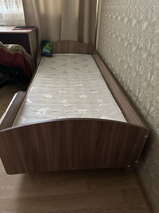 Кровать для спальни
