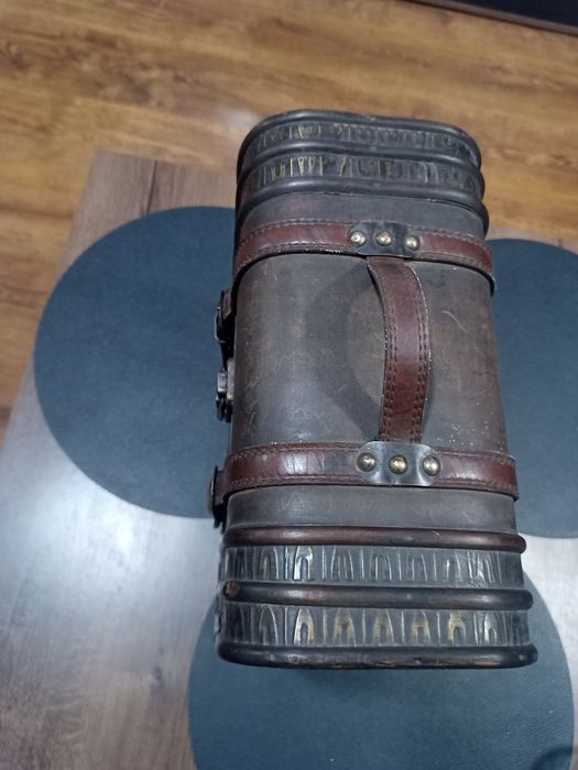 Стара дървена кутия за алкохол