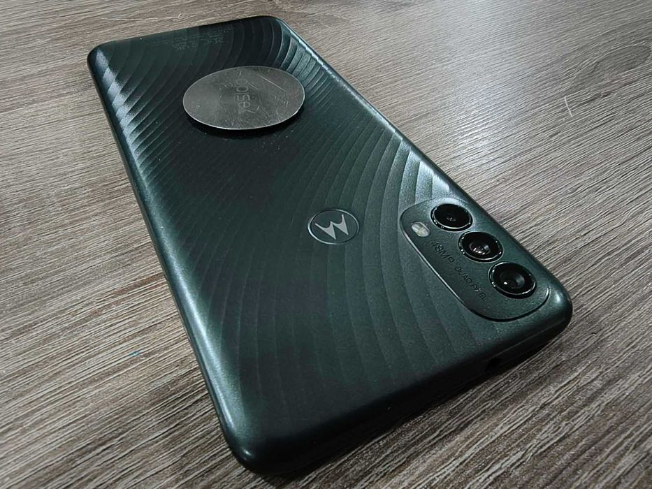 Мобилен телефон Motorola G40