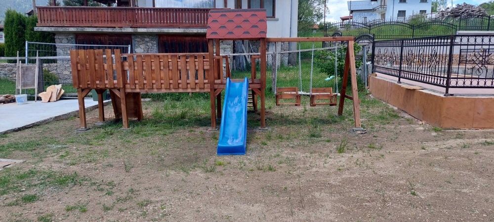 Детски кът/детска площадка гр. Сърница • OLX.bg