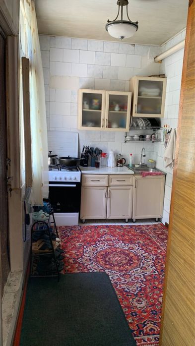 Продается 5 ти комнатная квартира в первом этаже