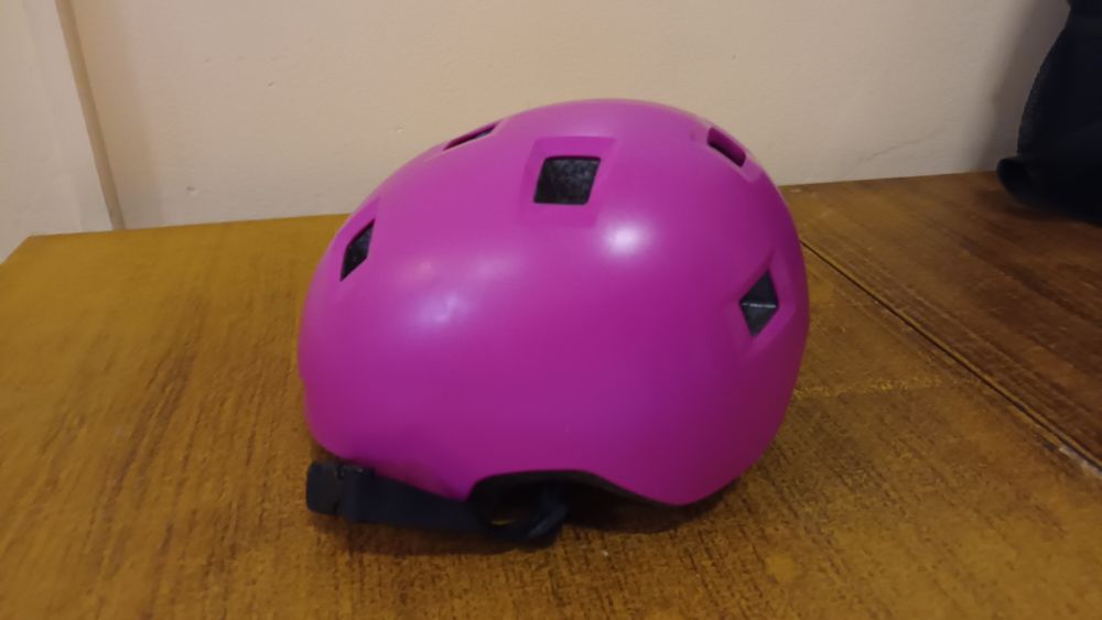 Детска каска, Розова на цвят