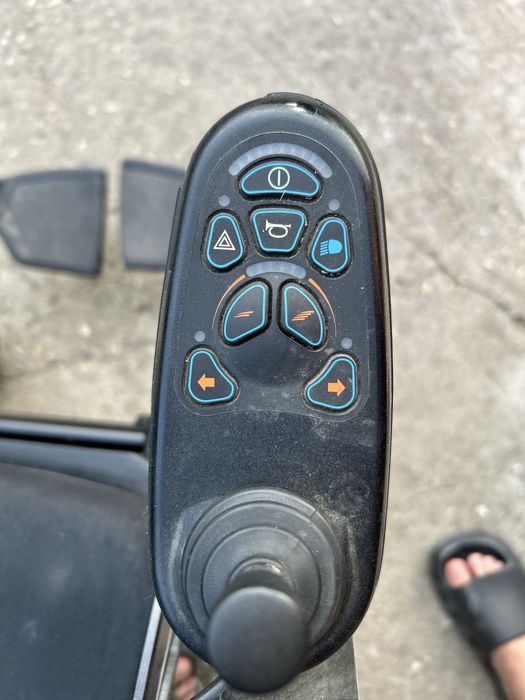 Carut electric pentru varstnici sau persoane cu mobilitate redusa