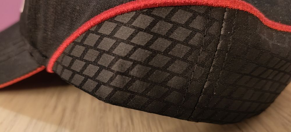 Шапка спортна с козирка Ауди