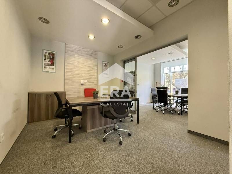 Представителен офис с паркомясто под наем на бул. Прага до Петте кьоше