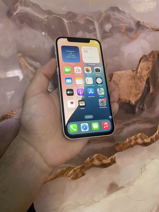 Продам телефон Айфон 12  128Gb