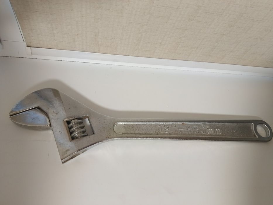 Набор головок и другие.