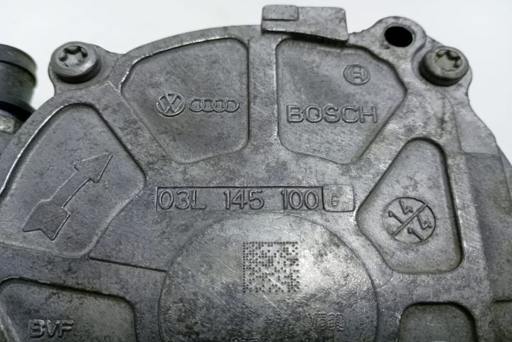 Pompa vacuum 1.6 tdi 03L145100 Volkswagen VW Golf a 6-a generatie ser