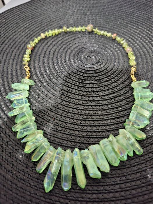 Colier cuart Aura verde si peridot cu lungimea 48 cm reglabil