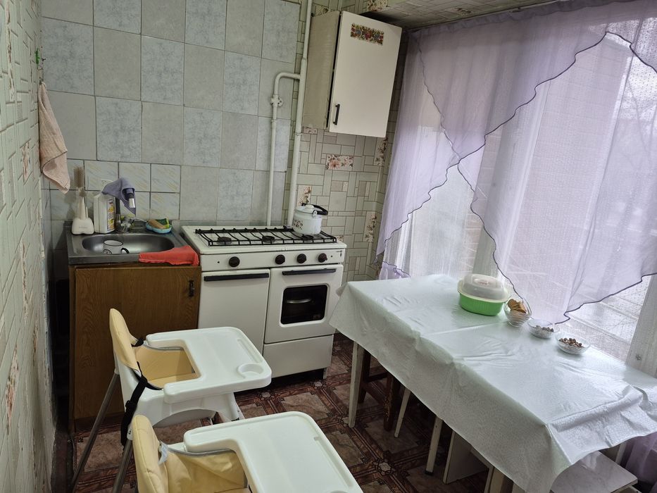 Газовая плита, шкаф