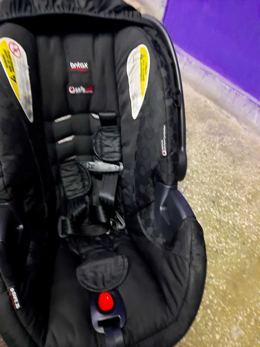 Детско столче за кола Britax като ново.