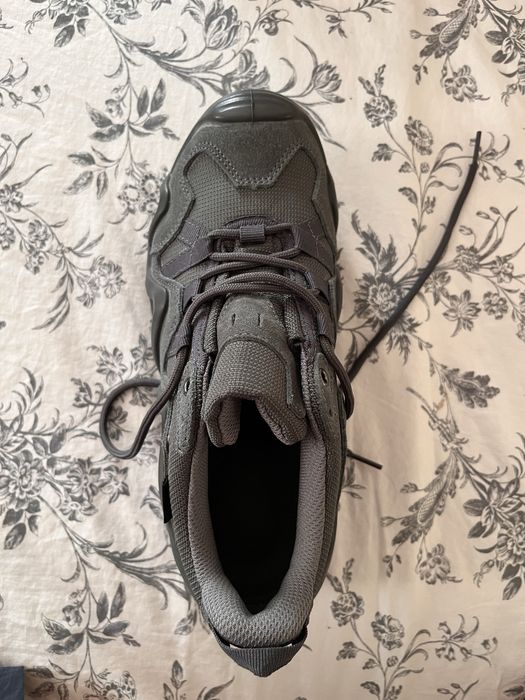 Продам тактические кроссовки.