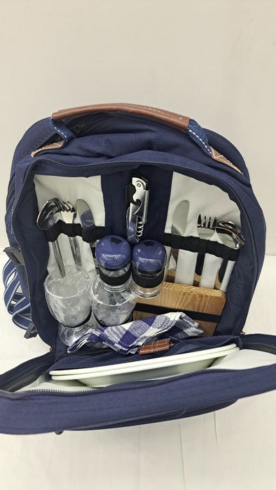 Пикник раница с посуда за двама